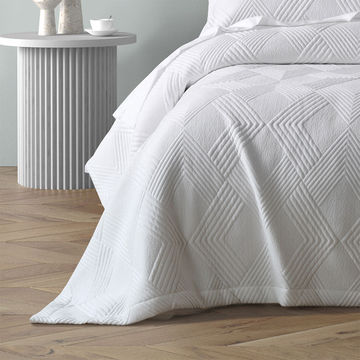 Bianca Cassiano White Polyester Jacquard Coverlet Set Queen/King