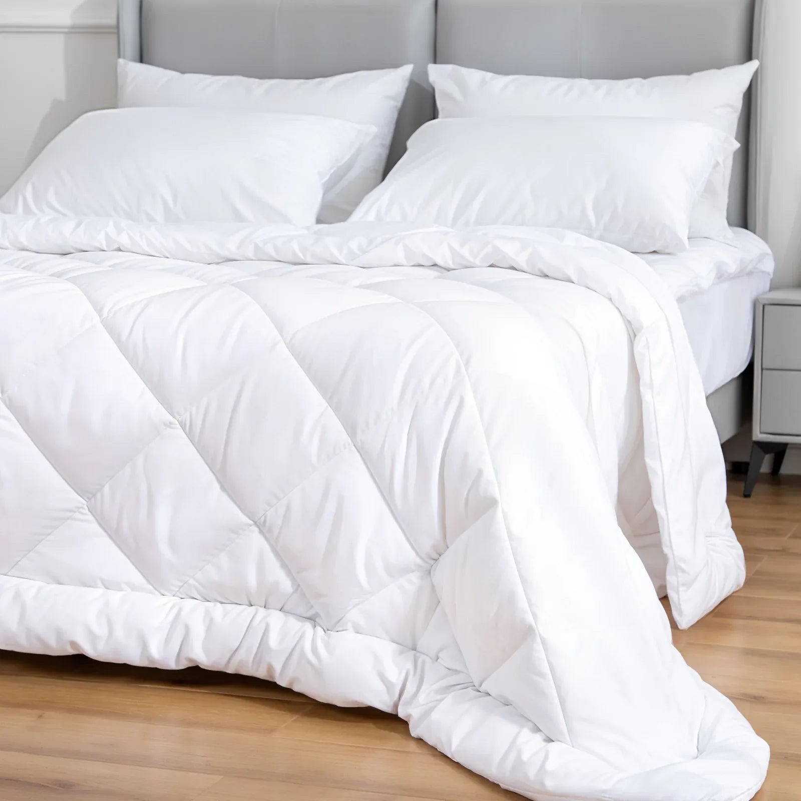 Microfiber/Bamboo Blend, Hypoallergenic & Antibacterial Quilt - King - Mekamart Australia