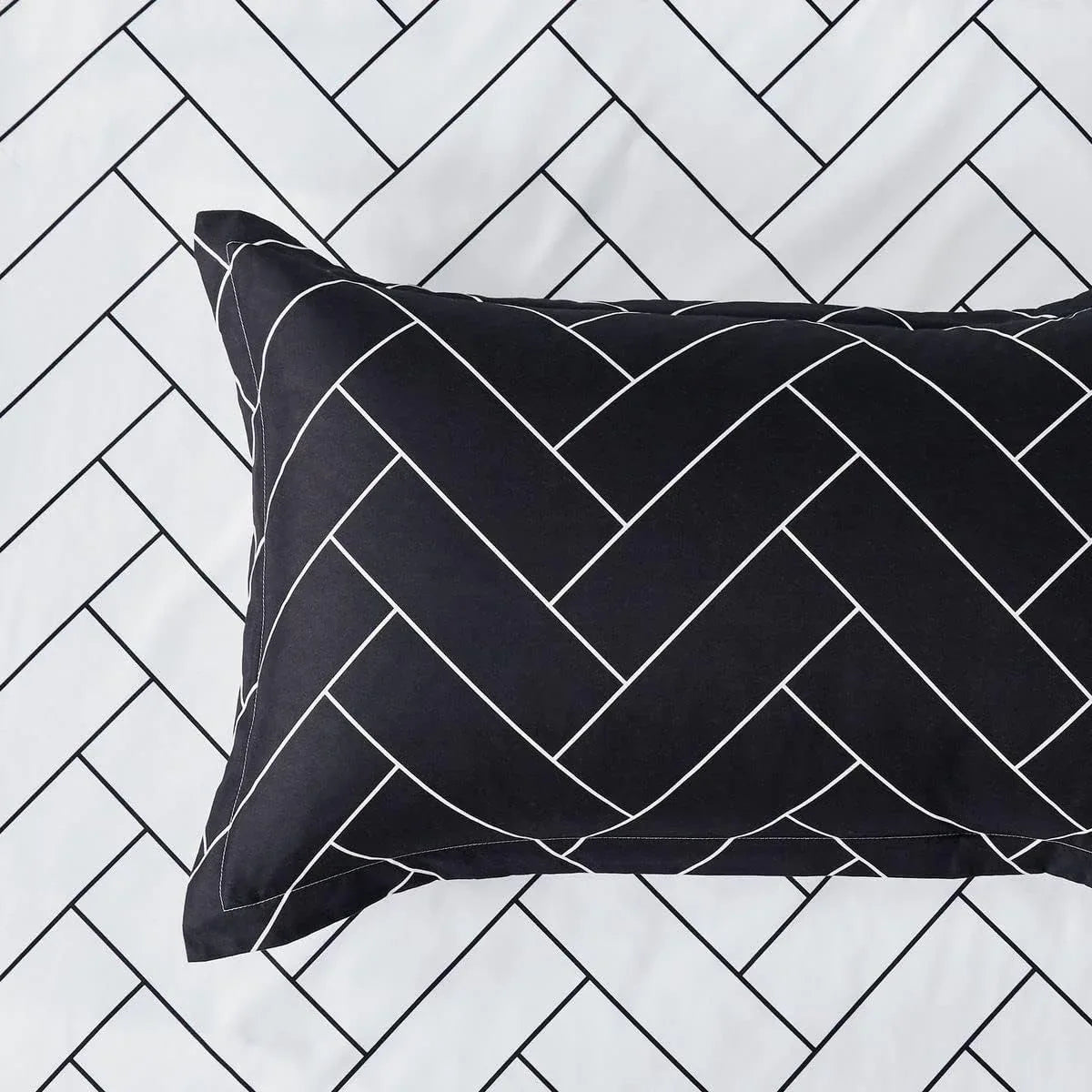 Print Microfibre Quilt Cover Set (3Pcs) - Ultra Soft, Comfy, Luxurious Duvet Cover with Zipper Closure - Elegant Design Quilt Cover Set for Bedding - Glen - King Size - Mekamart Australia