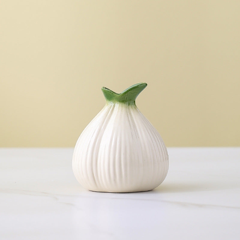 2 Pcs Creative Onion-Shaped Ceramic Vase for Hydroponic Plants - Cute INS Style Floral Decor for Living Room or Office(1 purple + 1 white)