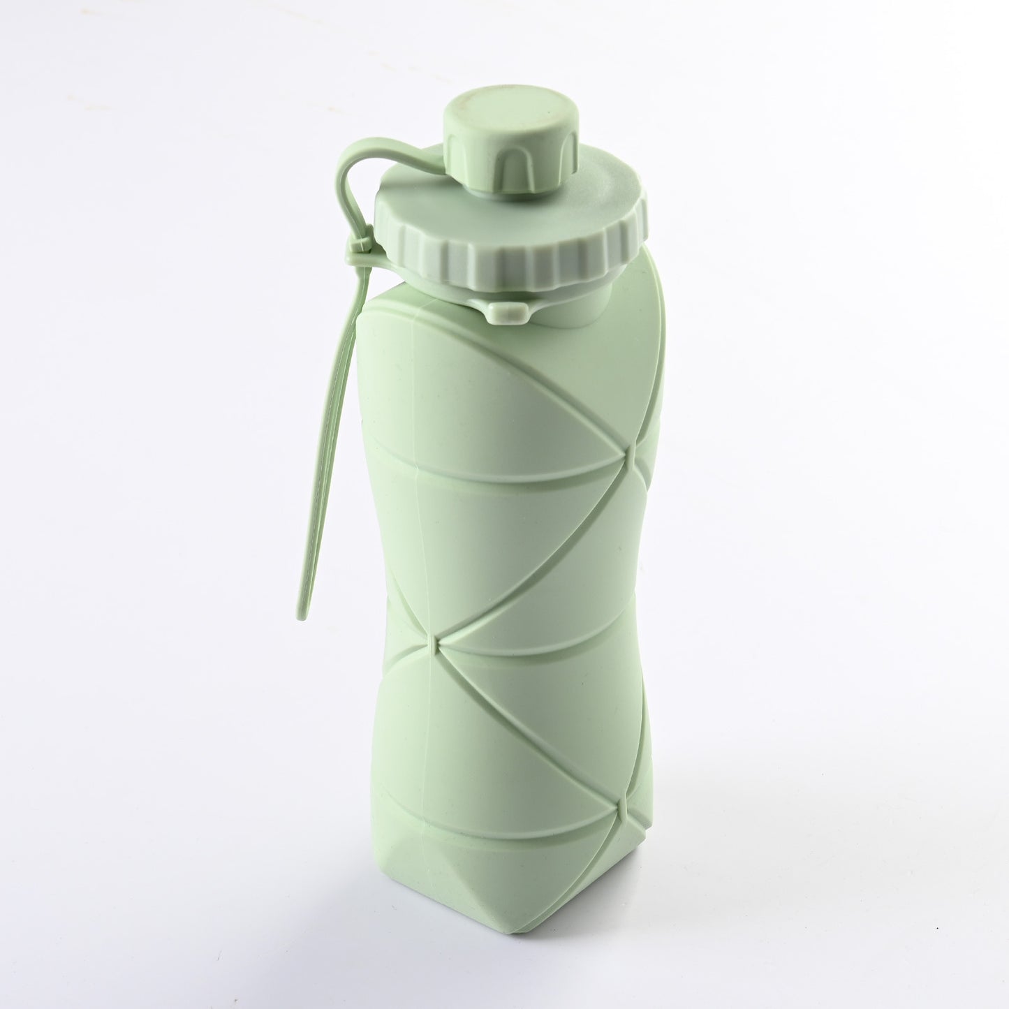 Green Portable Food Grade Silicone Collapsible Sports Water Bottle 600ML - Folding down 80% , Low High Temperature Resistant