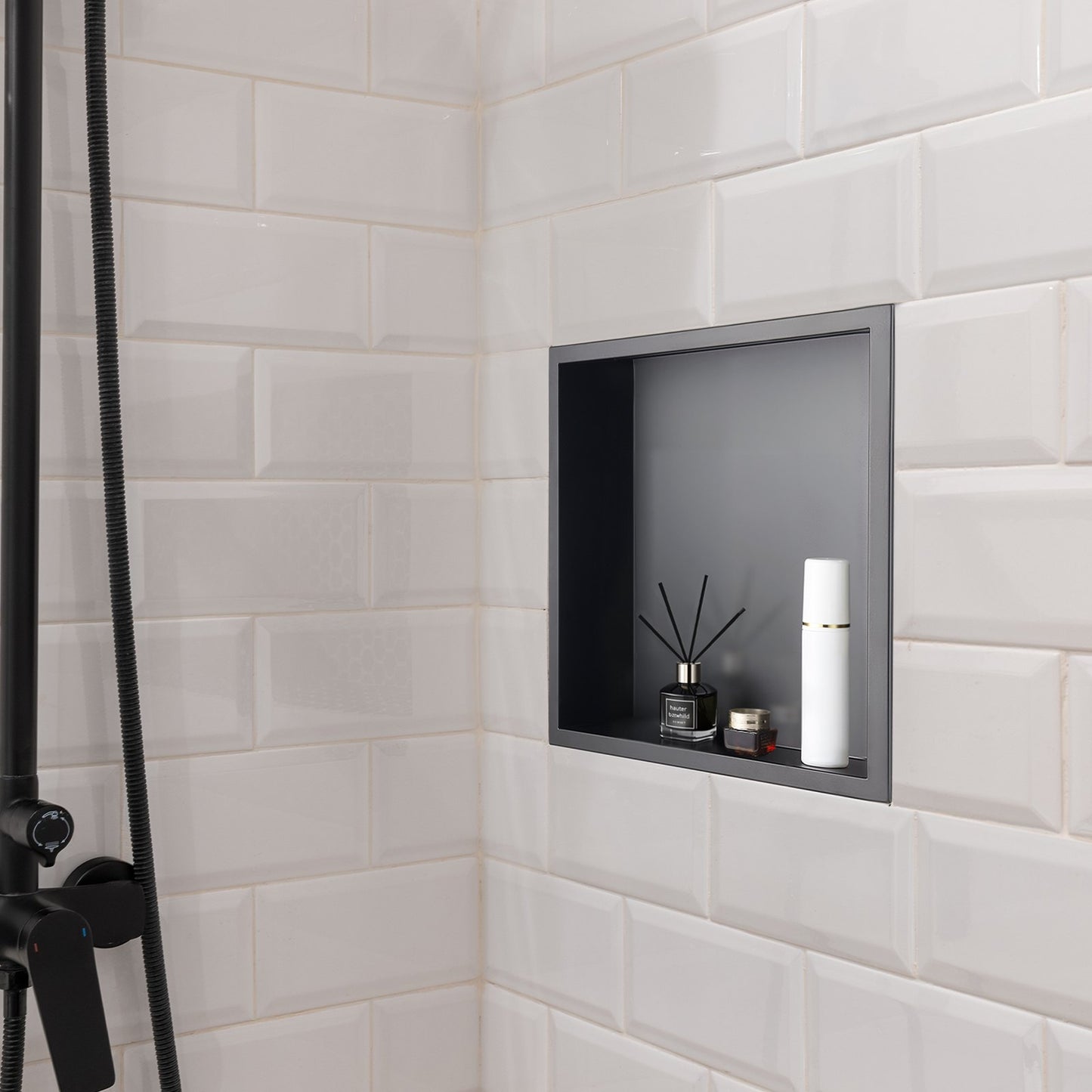 VEVOR Shower Niche, 33.0 x 33.0 x 10.2 cm Recessed Wall Niche, Heavy-duty Stainless Steel Modern Soap & Shampoo Storage Organizer, Sealed Waterproof, Durable & Easy to Install, Black for Bathroom